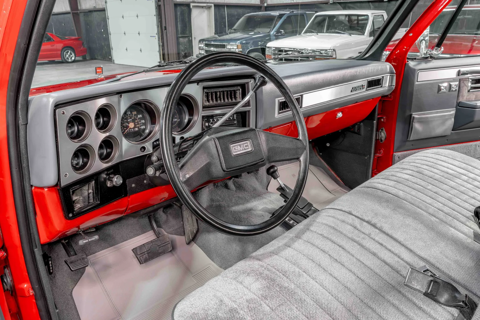 1985-GMC-K10-Apple Red-504244-46.jpg